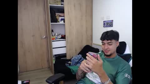 Snapshot of matias_bianco01 chatting on 30, 10, 2025 matias online show from 30, 10, 2025