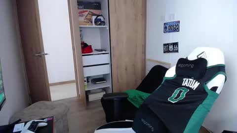 Snapshot of matias_bianco01 chatting on 9, 11, 2025 matias online show from 9, 11, 2025