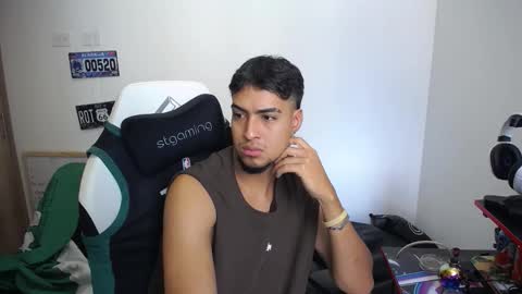 Snapshot of matias_bianco01 chatting on 12, 11, 2025 matias online show from 12, 11, 2025