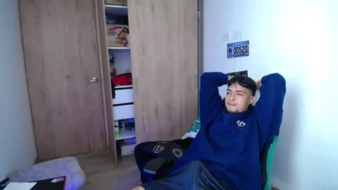 Snapshot of matias_bianco01 chatting on 14, 11, 2025 matias online show from 14, 11, 2025