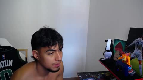 Snapshot of matias_bianco01 chatting on 22, 11, 2025 matias online show from 22, 11, 2025