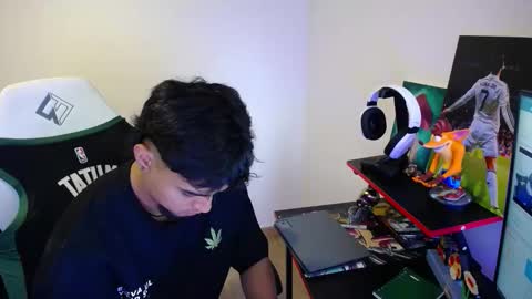 Snapshot of matias_bianco01 chatting on 2, 12, 2025 matias online show from 2, 12, 2025