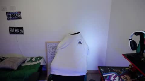 Snapshot of matias_bianco01 chatting on 21, 12, 2025 matias online show from 21, 12, 2025