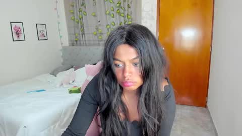 Snapshot of matilde27 chatting on 6, 11, 2025 Daniela online show from 6, 11, 2025