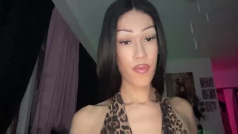 MOLLY MILLS online show from 8, 11, 2025