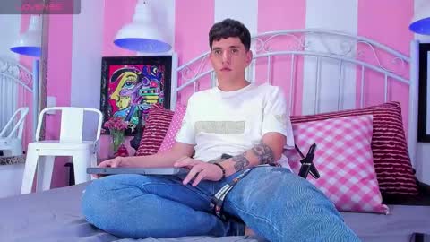 Snapshot of matteo12_ chatting on 8, 10, 2025 ---Matteo--- online show from 8, 10, 2025