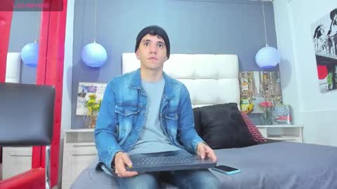 Snapshot of matteo12_ chatting on 25, 10, 2025 ---Matteo--- online show from 25, 10, 2025