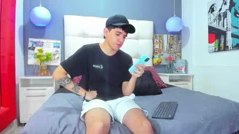 Snapshot of matteo12_ chatting on 26, 10, 2025 ---Matteo--- online show from 26, 10, 2025