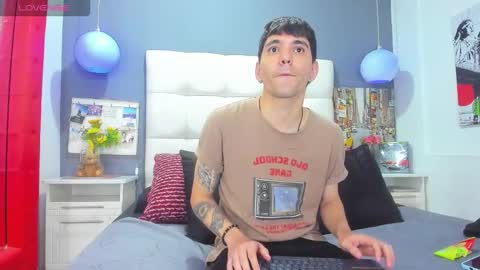 Snapshot of matteo12_ chatting on 27, 10, 2025 ---Matteo--- online show from 27, 10, 2025