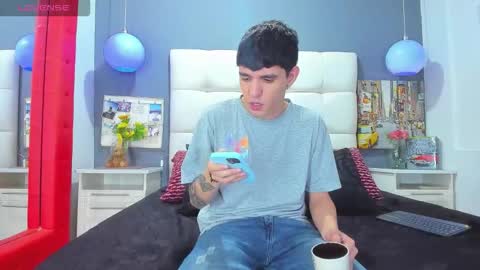 Snapshot of matteo12_ chatting on 28, 10, 2025 ---Matteo--- online show from 28, 10, 2025