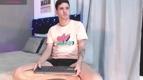 Snapshot of matteo12_ chatting on 17, 11, 2025 ---Matteo--- online show from 17, 11, 2025