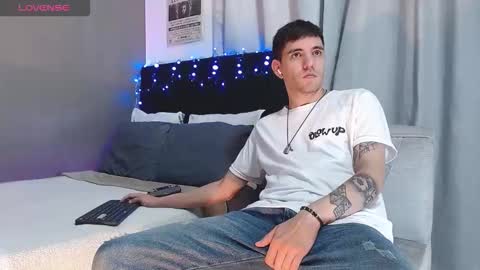 Snapshot of matteo12_ chatting on 20, 11, 2025 ---Matteo--- online show from 20, 11, 2025