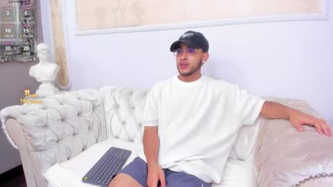 Snapshot of matteoricci_ chatting on 1, 11, 2025 MatteoRicci  online show from 1, 11, 2025