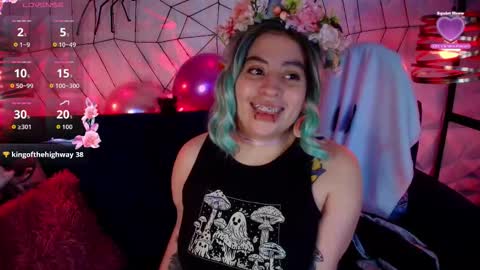 Snapshot of matti_sofia chatting on 22, 10, 2025 TATIANA AND ROUS online show from 22, 10, 2025