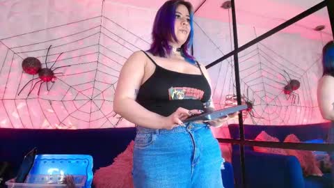 Snapshot of matti_sofia chatting on 26, 11, 2025 TATIANA AND ROUS online show from 26, 11, 2025