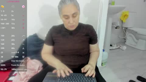 Snapshot of mature_gold1 chatting on 25, 4, 2026 danna mature online show from 25, 4, 2026