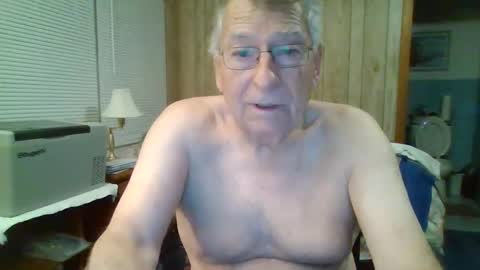 Snapshot of maturecouple1954 chatting on 5, 1, 2025 SXECPL55 at G mail Dot Com online show from 5, 1, 2025