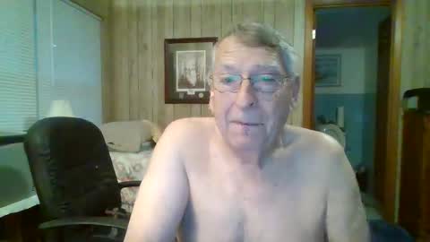 Snapshot of maturecouple1954 chatting on 10, 1, 2025 SXECPL55 at G mail Dot Com online show from 10, 1, 2025