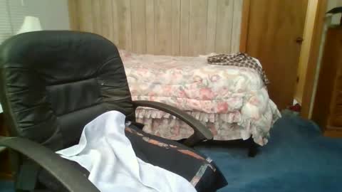 Snapshot of maturecouple1954 chatting on 17, 2, 2025 SXECPL55 at G mail Dot Com online show from 17, 2, 2025