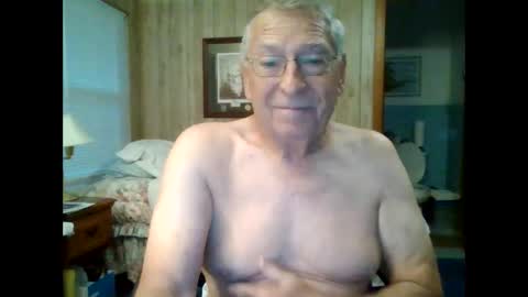 Snapshot of maturecouple1954 chatting on 21, 9, 2025 SXECPL55 at G mail Dot Com online show from 21, 9, 2025