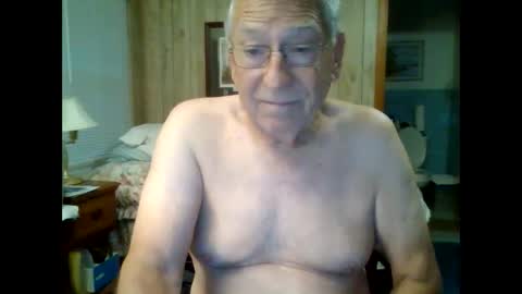 Snapshot of maturecouple1954 chatting on 22, 9, 2025 SXECPL55 at G mail Dot Com online show from 22, 9, 2025