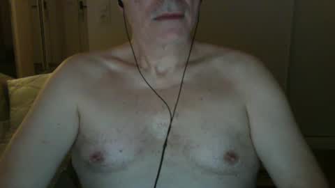 maturehotman online show from 8, 12, 2024