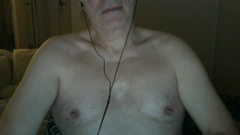 maturehotman online show from 7, 1, 2025