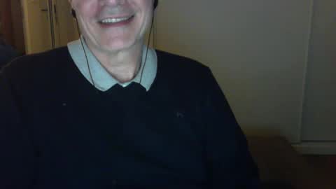 maturehotman online show from 7, 1, 2025