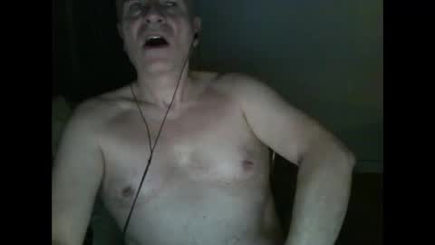 maturehotman online show from 25, 1, 2025