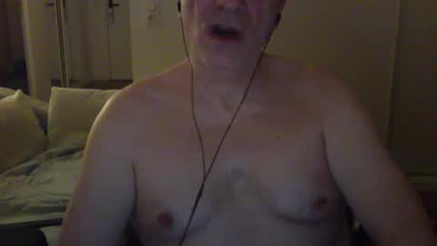 maturehotman online show from 3, 2, 2025