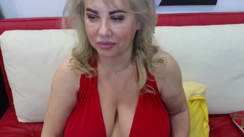 Snapshot of matureofkind chatting on 18, 1, 2025 Helen tits size 85F online show from 18, 1, 2025