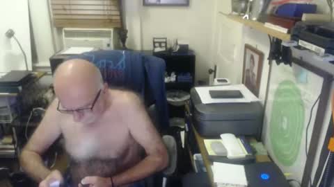 Snapshot of mauriceandre chatting on 12, 12, 2024 Maurice online show from 12, 12, 2024