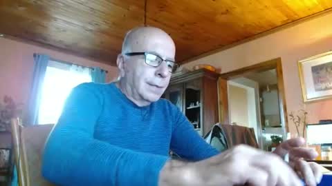 Snapshot of mauriceandre chatting on 16, 12, 2024 Maurice online show from 16, 12, 2024