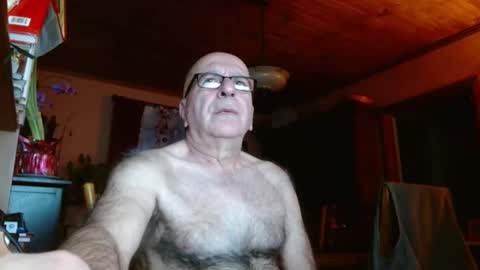 Snapshot of mauriceandre chatting on 19, 1, 2025 Maurice online show from 19, 1, 2025