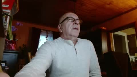 Snapshot of mauriceandre chatting on 21, 1, 2025 Maurice online show from 21, 1, 2025