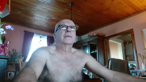 Snapshot of mauriceandre chatting on 27, 1, 2025 Maurice online show from 27, 1, 2025