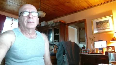 Snapshot of mauriceandre chatting on 15, 2, 2025 Maurice online show from 15, 2, 2025