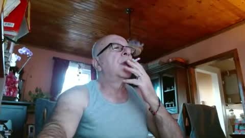 Snapshot of mauriceandre chatting on 3, 3, 2025 Maurice online show from 3, 3, 2025