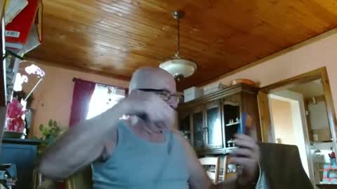 Snapshot of mauriceandre chatting on 4, 3, 2025 Maurice online show from 4, 3, 2025