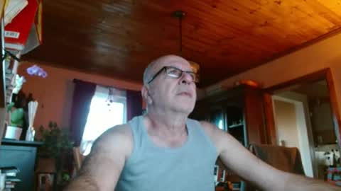 Snapshot of mauriceandre chatting on 7, 3, 2025 Maurice online show from 7, 3, 2025