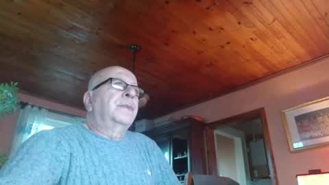 Snapshot of mauriceandre chatting on 4, 4, 2026 Maurice online show from 4, 4, 2026