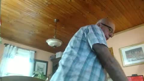 Snapshot of mauriceandre chatting on 22, 5, 2026 Maurice online show from 22, 5, 2026