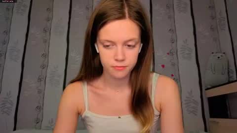 Snapshot of maurineneverman chatting on 18, 6, 2026 Lucy online show from 18, 6, 2026