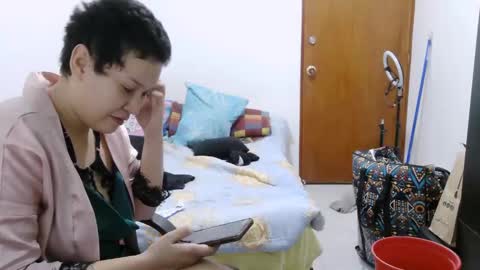 mauroluxandra online show from 1, 2, 2026