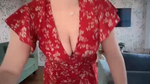 Snapshot of mauve_apple chatting on 2, 3, 2026 Apple online show from 2, 3, 2026