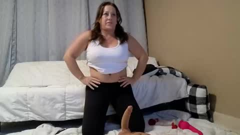 Snapshot of mavierose1 chatting on 17, 12, 2025 Mavierose online show from 17, 12, 2025