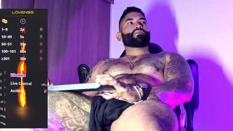 max__prada online show from 20, 10, 2025