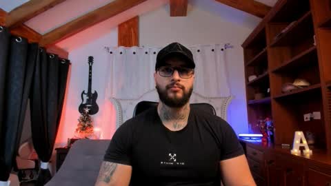 max D. online show from 4, 12, 2025