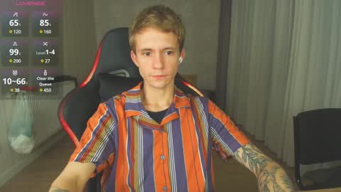 Max Gen with tats 24years  And Ethan without tats 20 years online show from 17, 12, 2024