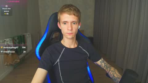 Max Gen with tats 24years  And Ethan without tats 20 years online show from 13, 1, 2025